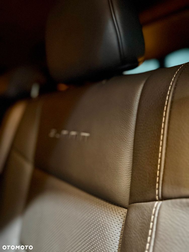 Jeep Grand Cherokee 5.7 V8 Overland Summit EU6 - 31