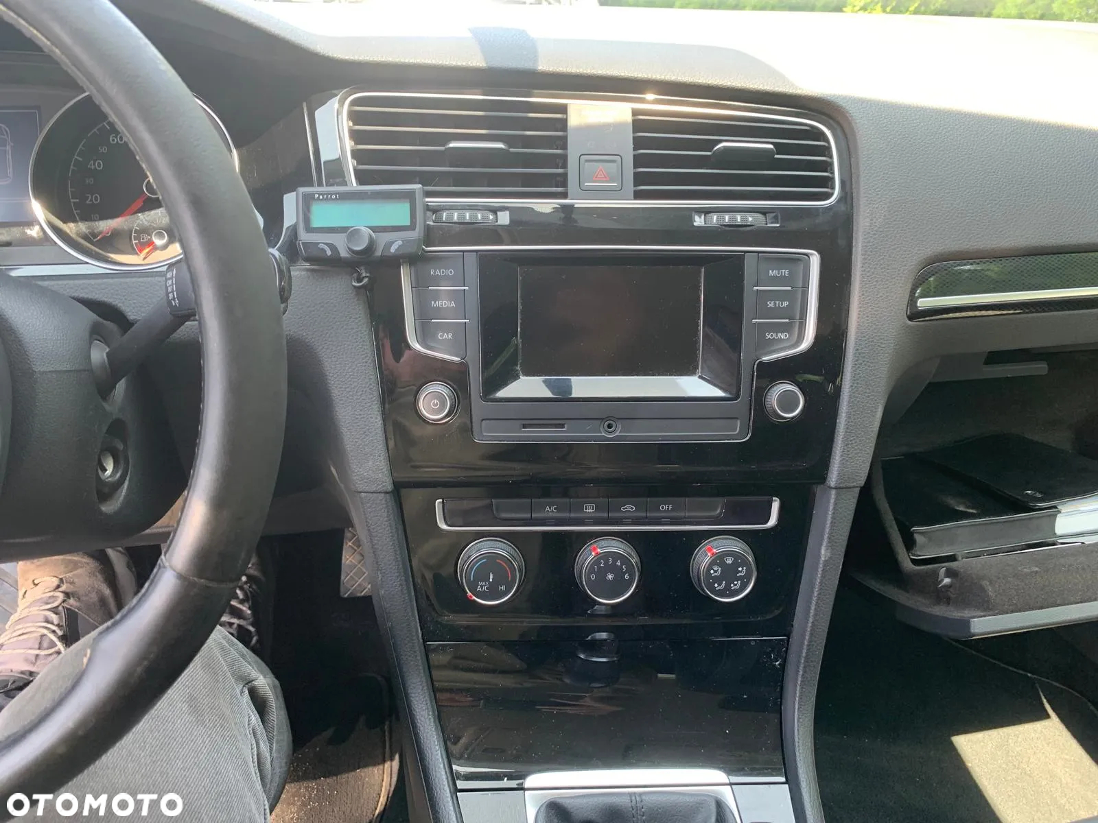 Volkswagen Golf 2.0 TDI BlueMotion Technology Edition - 13