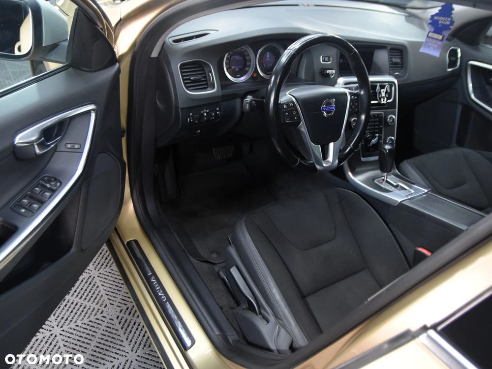 Volvo V60 D4 Geartronic - 13