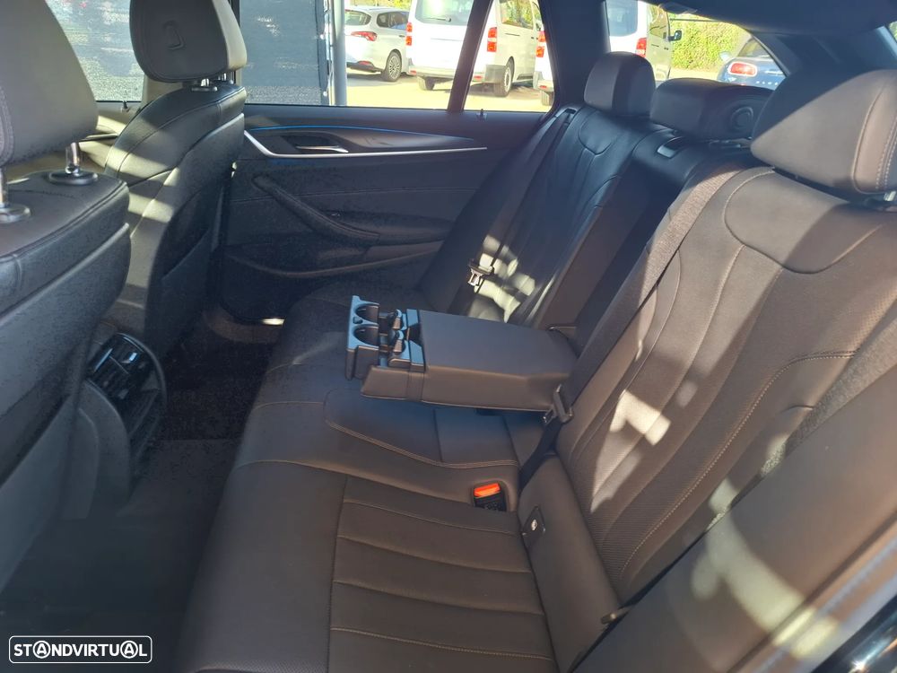 BMW 530 e Pack Desportivo M Pro - 29