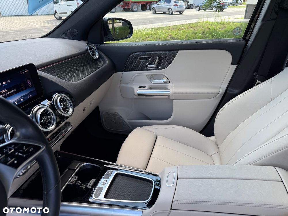 Mercedes-Benz GLA 250 4Matic 8G-DCT Edition AMG Line - 25