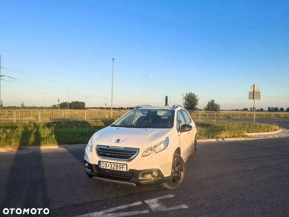 Peugeot 2008 BlueHDi 100 STOP & START Style - 11