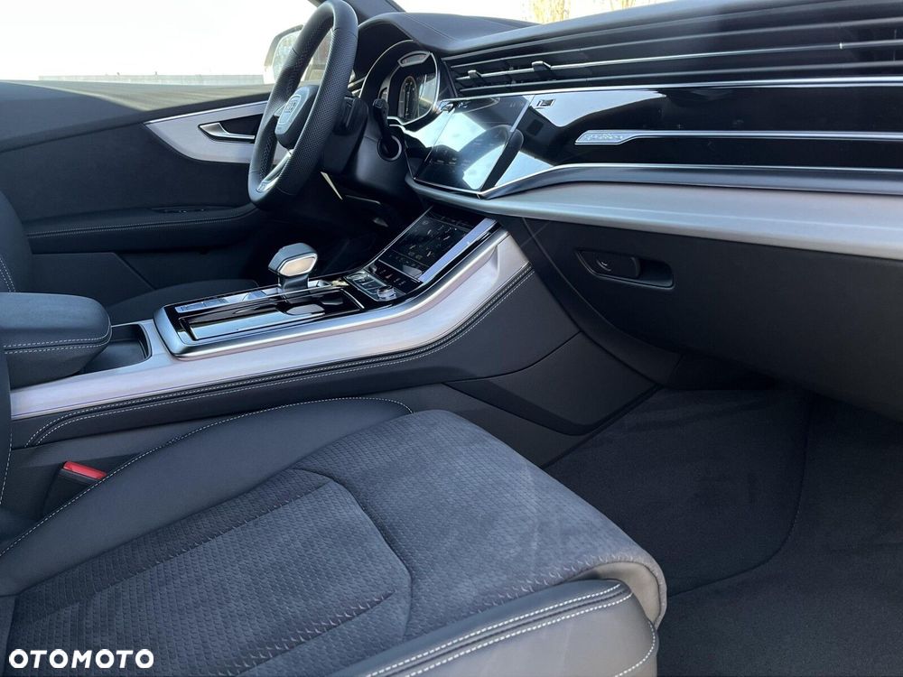 Audi Q8 - 38