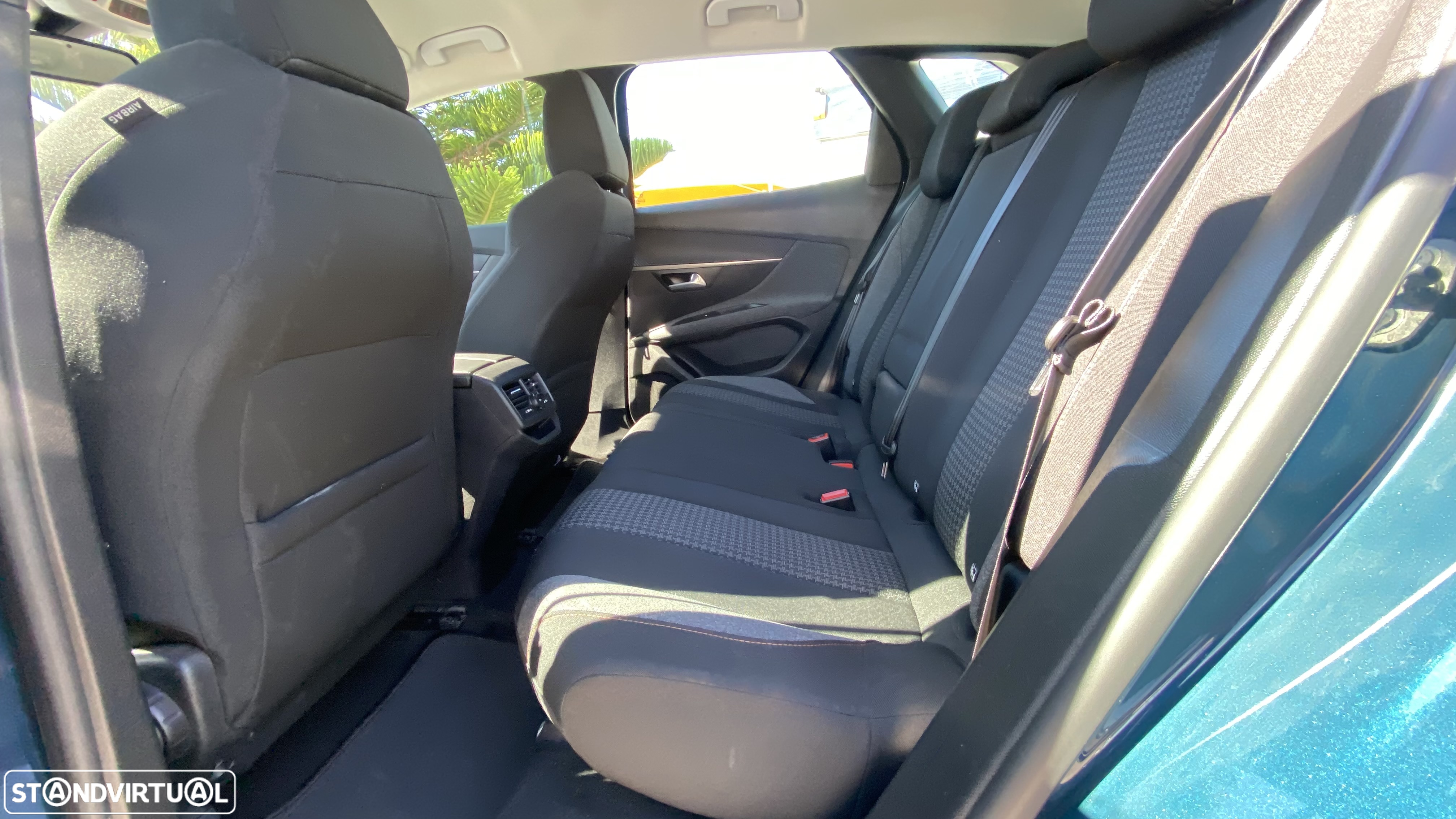 Peugeot 3008 1.5 BlueHDi Active Pack - 23