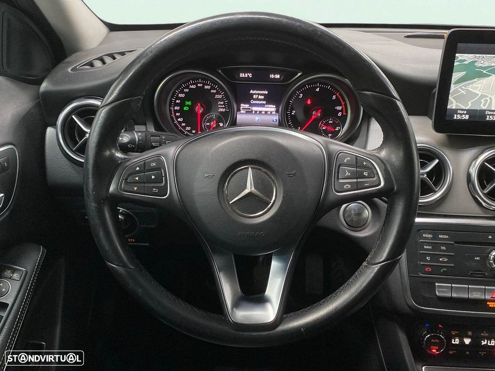 Mercedes-Benz GLA 180 d Urban - 9