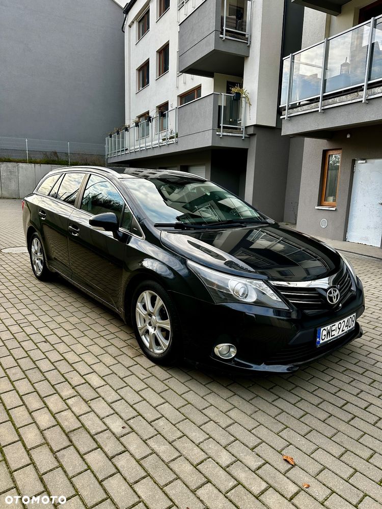Toyota Avensis Combi 2.0 D-4D - 1