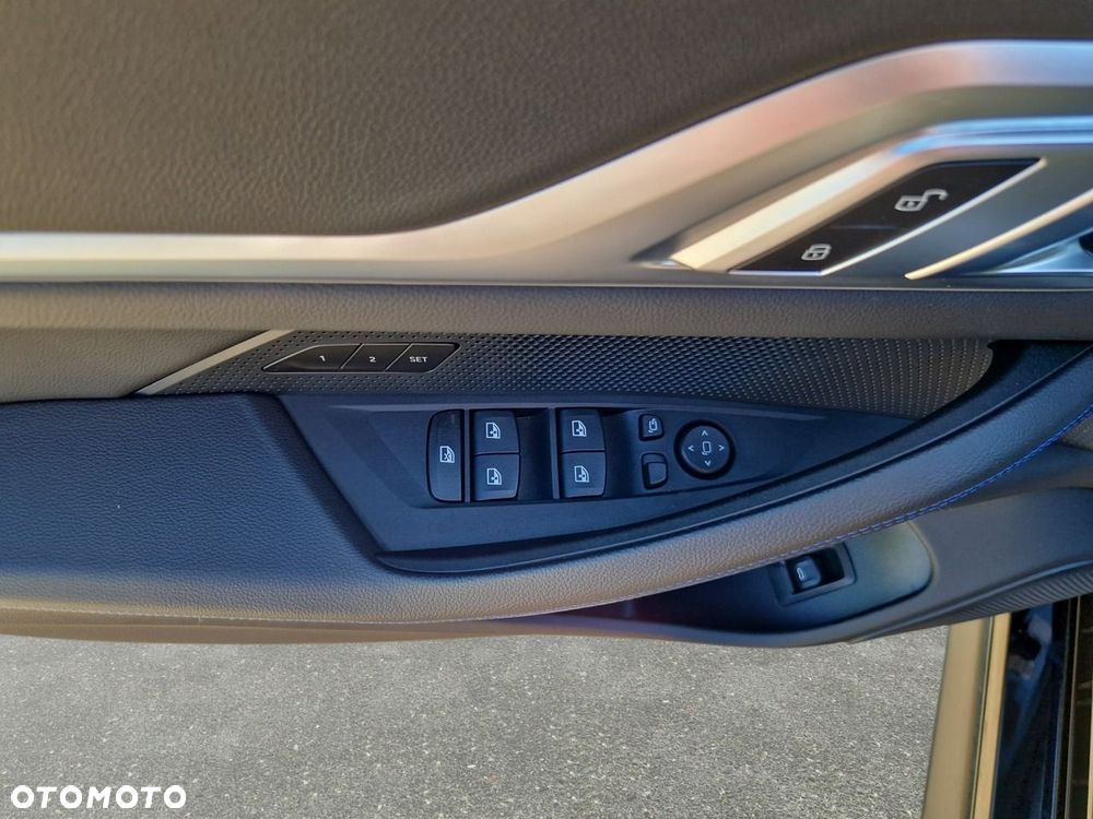 BMW i4 - 11