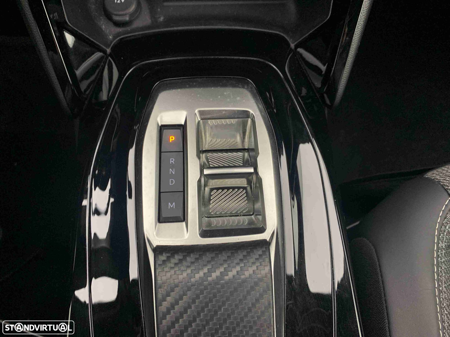Peugeot 2008 1.2 PureTech Allure EAT8 - 10