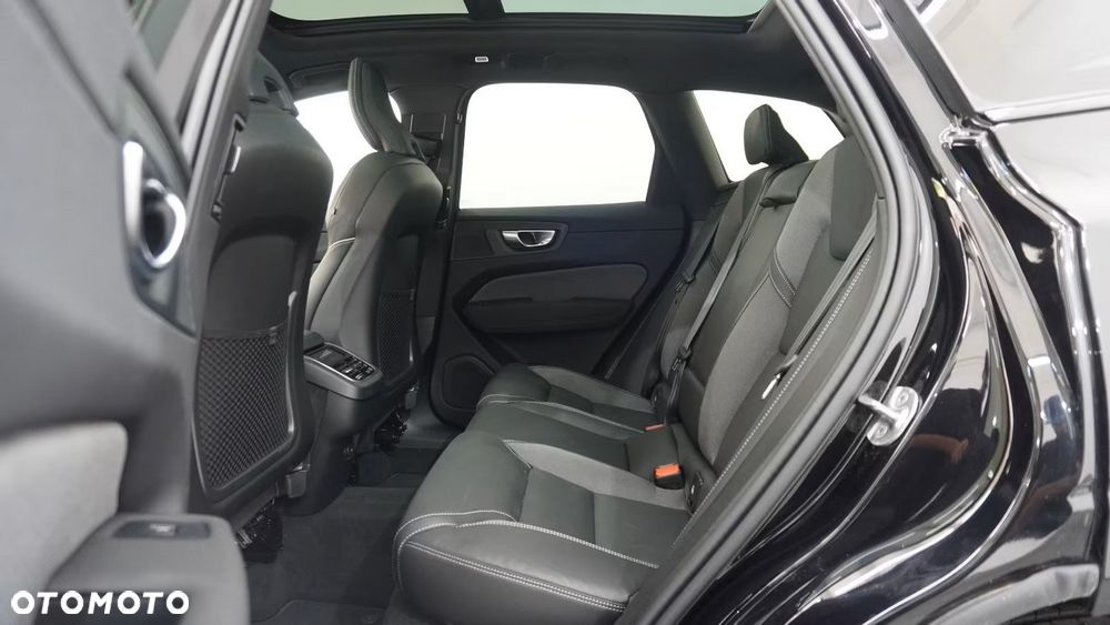 Volvo XC 60 B5 B AWD Ultra Black Edition - 13