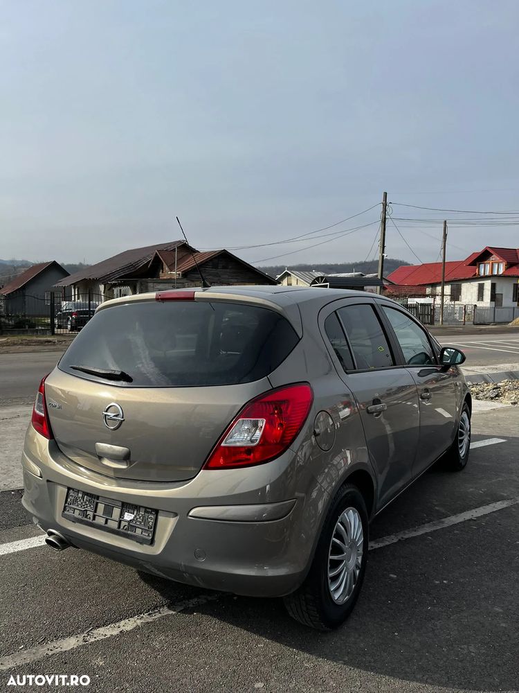 Opel Corsa 1.4 16V Satellite - 10