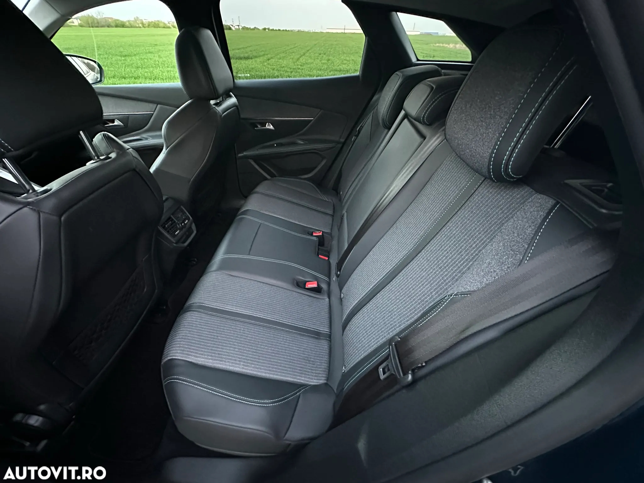 Peugeot 3008 Plug-In Hybrid 225 e-EAT8 Allure Pack - 8