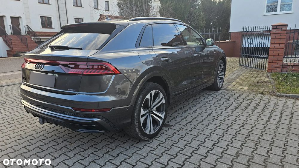 Audi Q8 - 10