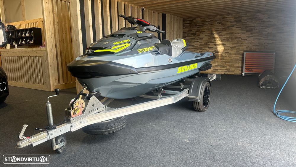Sea-Doo RXT -X RS - 4