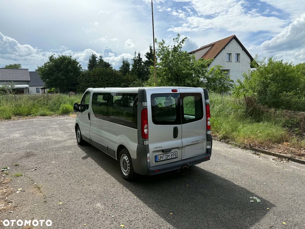 Opel Vivaro Tour - 3