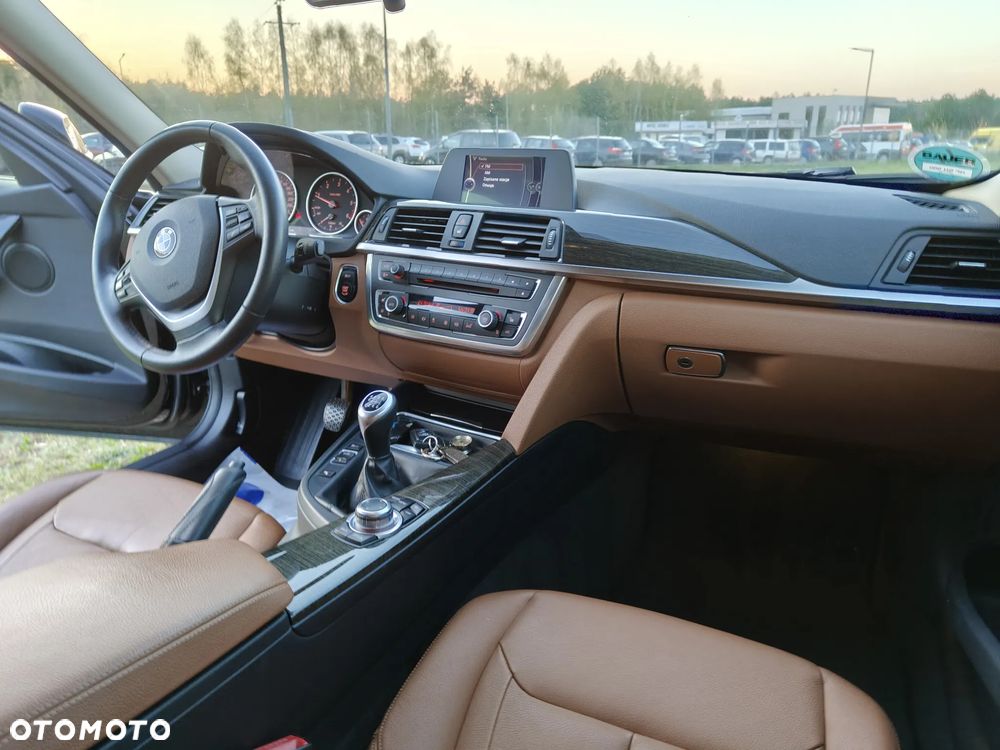 BMW Seria 3 318d Luxury Line - 36