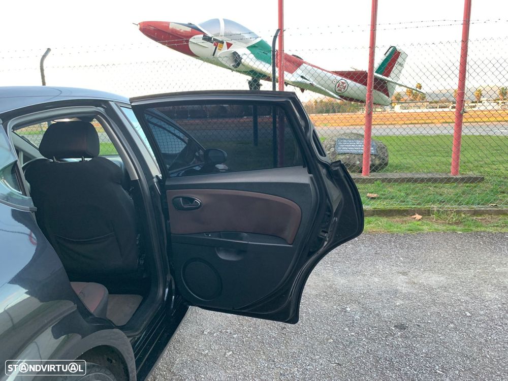 SEAT Leon 2.0 TDI FR DPF - 51