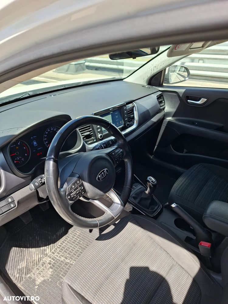 Kia Stonic 1.6 DSL HP Urban - 7