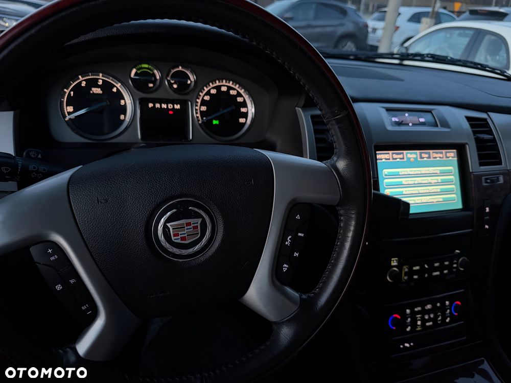 Cadillac Escalade 6.0 V8 Platinum - 16