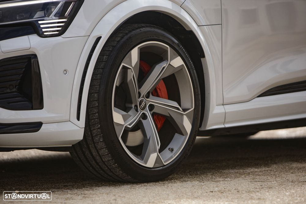 Audi SQ8 Sportback e-tron quattro - 25
