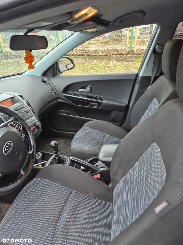 Kia Ceed - 6