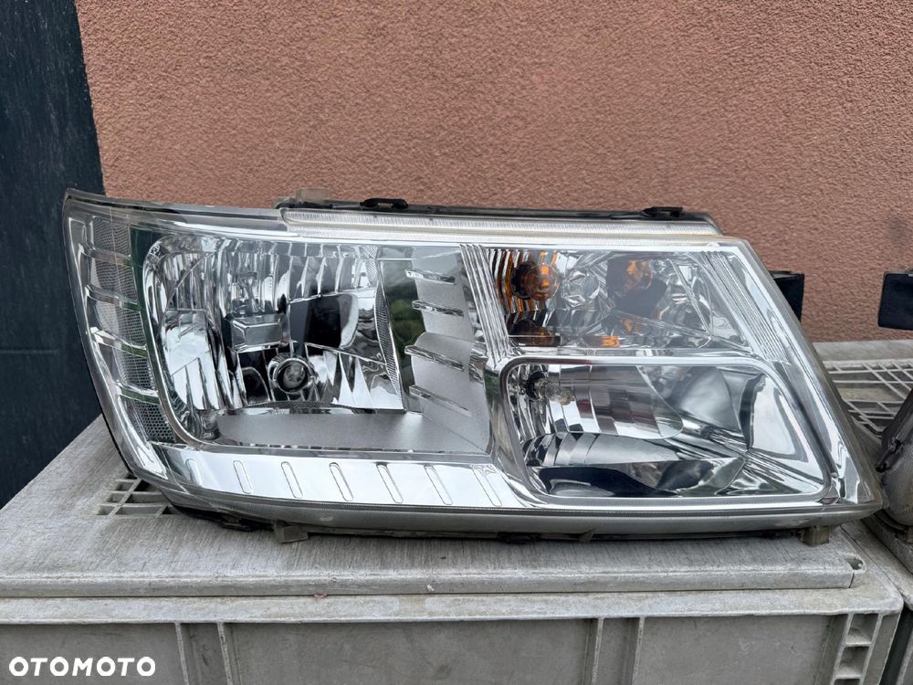 Lampa przednia FIAT FREEMONT DODGE JOURNEY KOMPLET EUROPA ORYGINALNE - 2