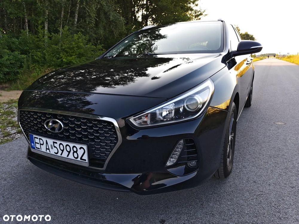 Hyundai i30 blue Kombi 1.6 CRDi Premium - 20
