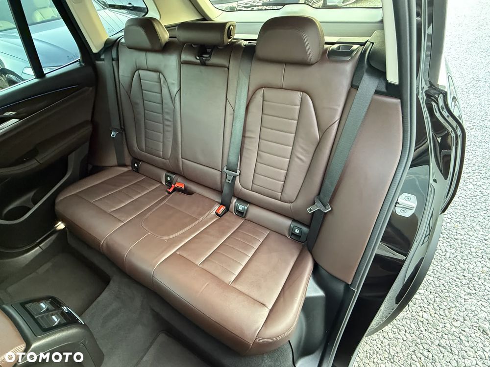 BMW X3 xDrive30e Luxury Line - 32