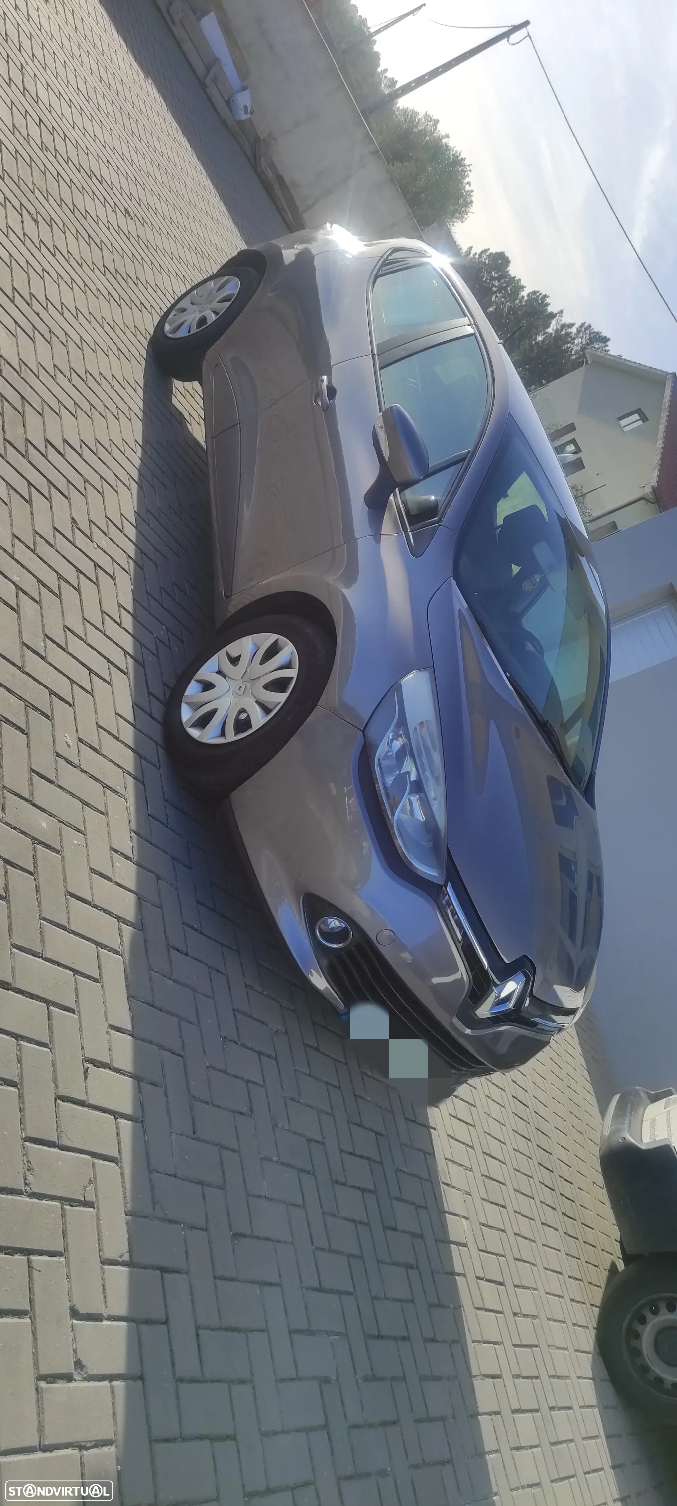 Renault Clio 1.5 dCi Initiale Paris EDC - 2