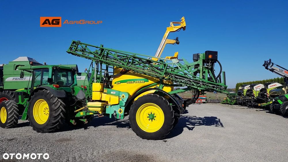 John Deere 824 - 5