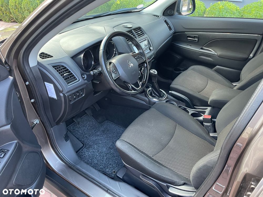 Mitsubishi ASX - 15