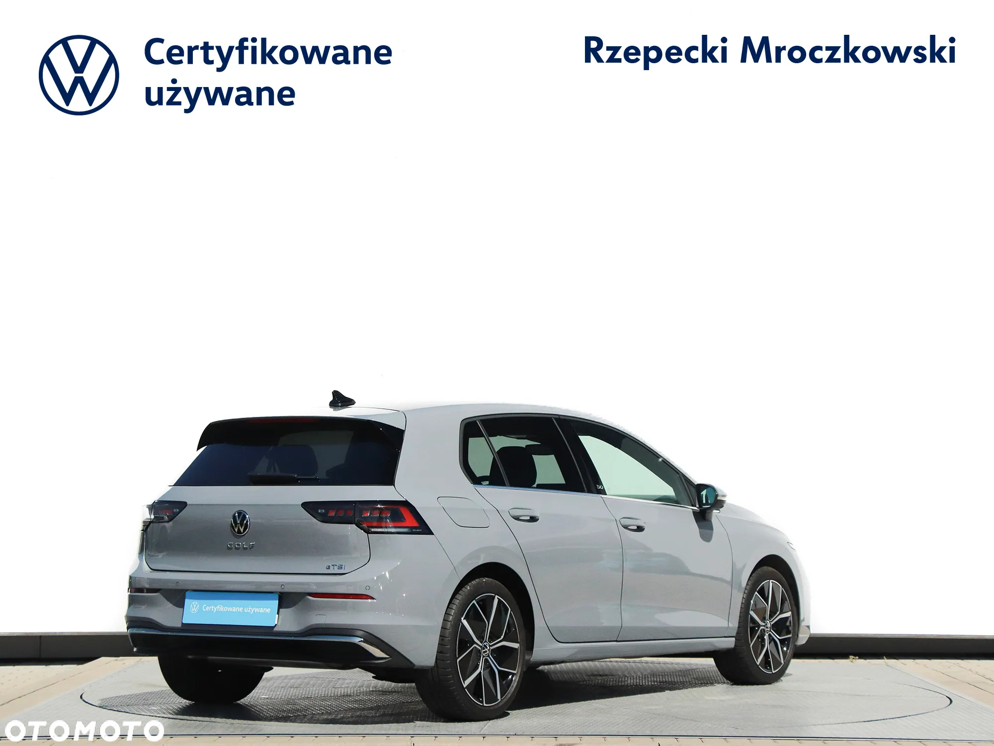 Volkswagen Golf - 6
