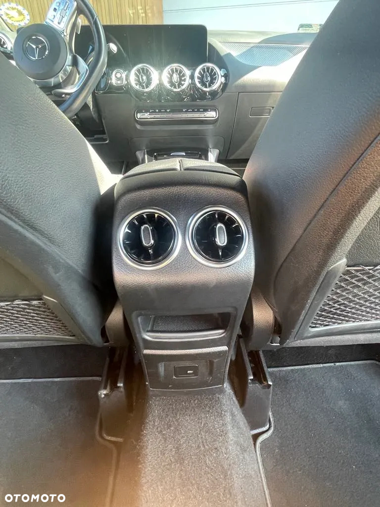 Mercedes-Benz GLA 200 Business Edition - 18