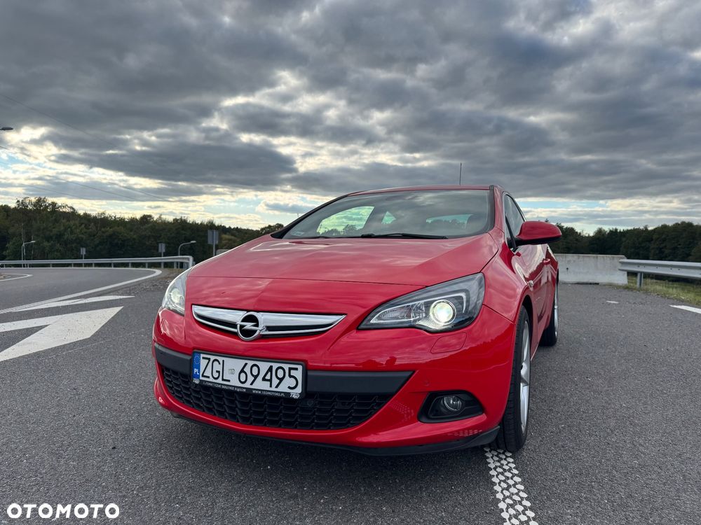 Opel Astra IV GTC 1.4 T Sport - 2