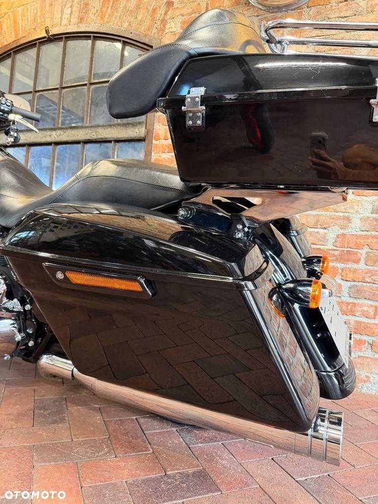 Harley-Davidson Touring Street Glide - 24