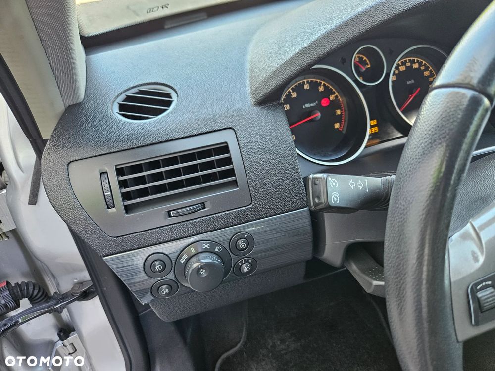 Opel Astra 2.0 Turbo Cosmo - 17