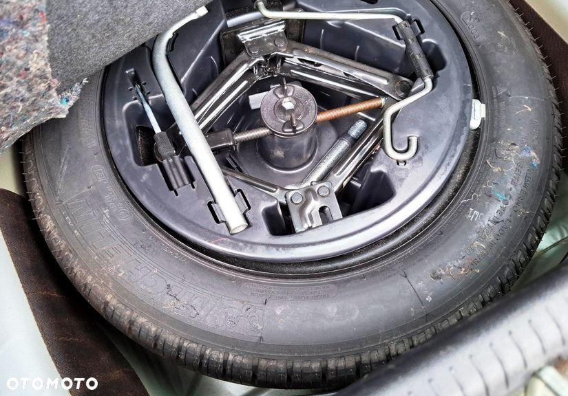 Fiat Grande Punto Actual 1.4 8V Estiva Blue&Me Euro5 - 26