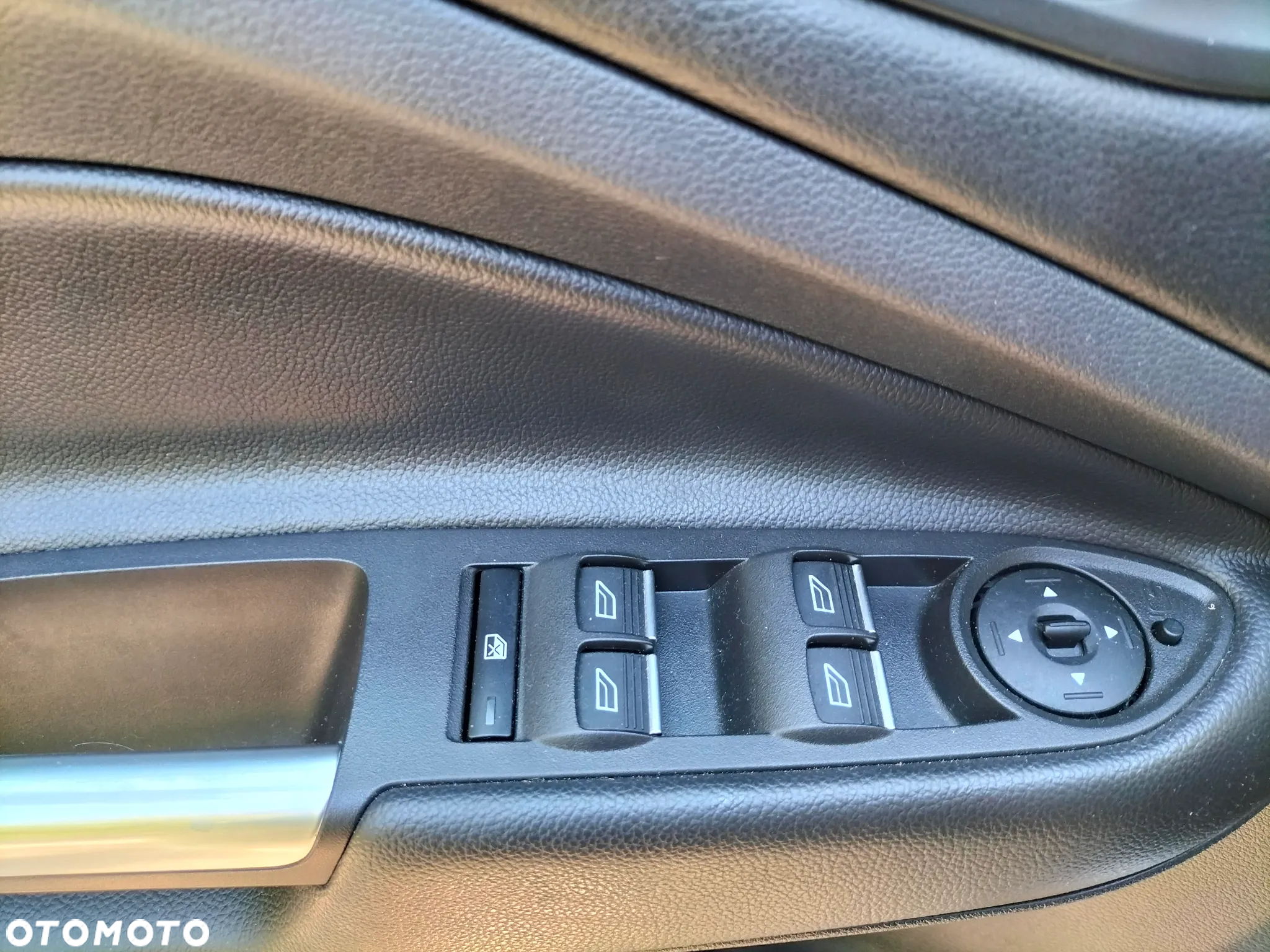Ford Kuga 1.5 EcoBoost 2x4 Titanium - 8