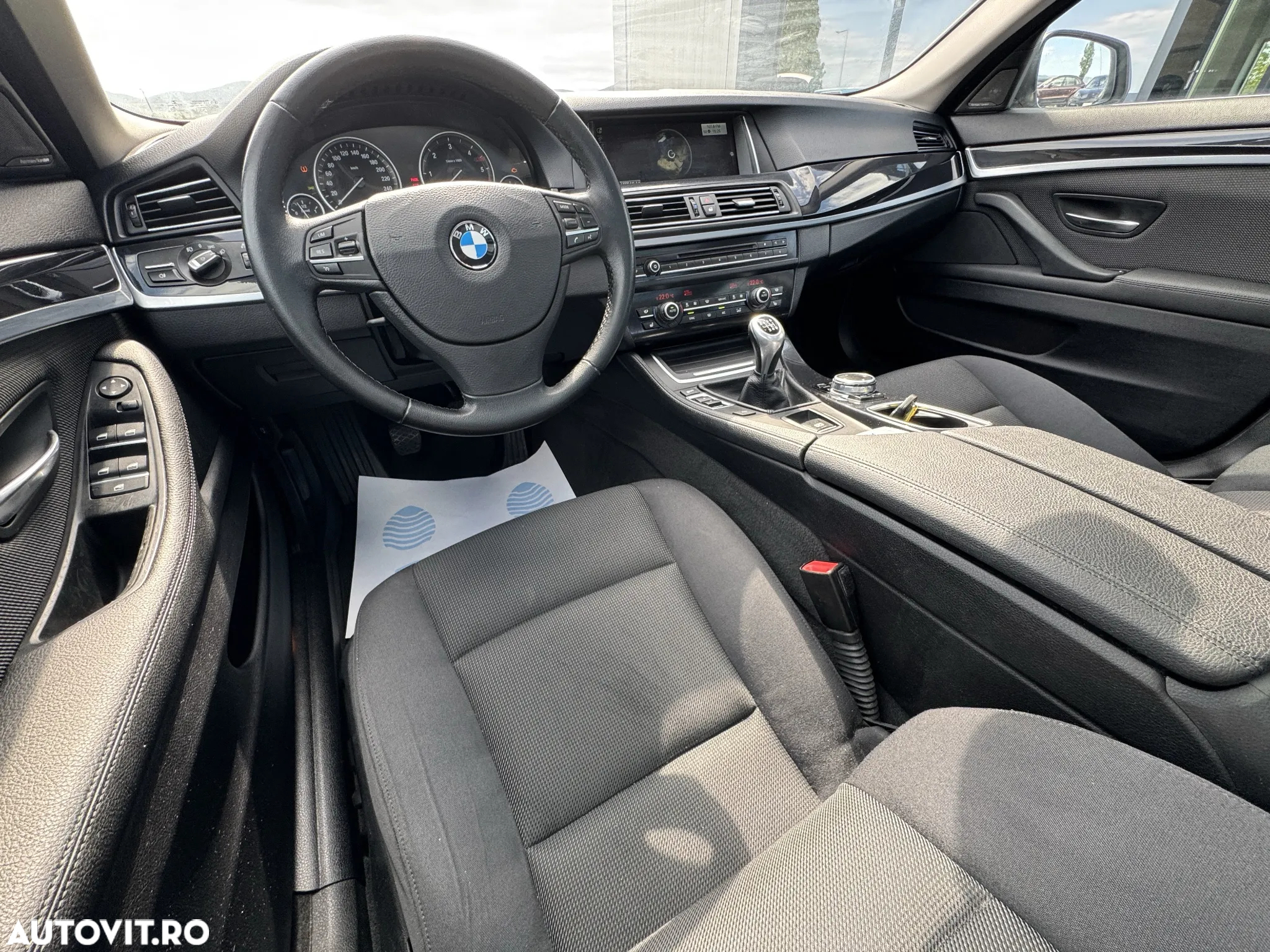 BMW Seria 5 520d - 31