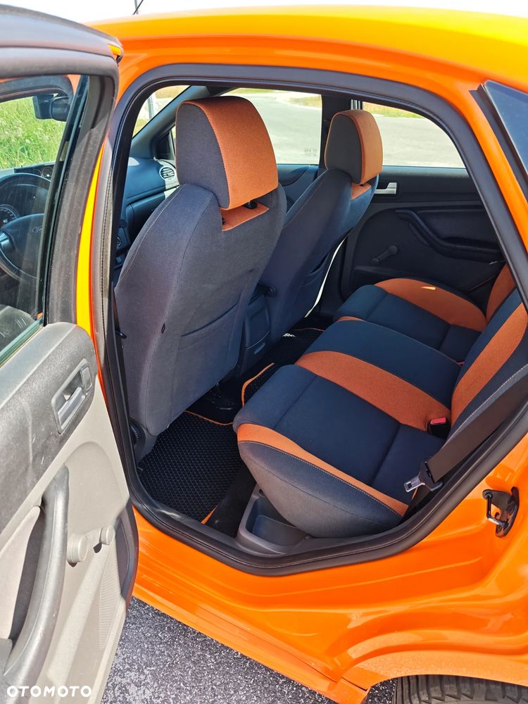 Ford Focus ST - 10