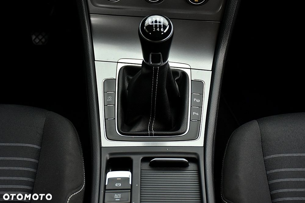 Volkswagen Golf 2.0 TDI BlueMotion Technology Lounge - 22