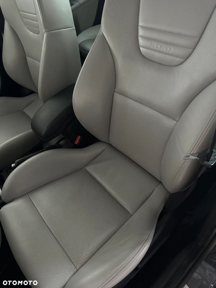 Ford Mondeo V6 ST 220 - 23