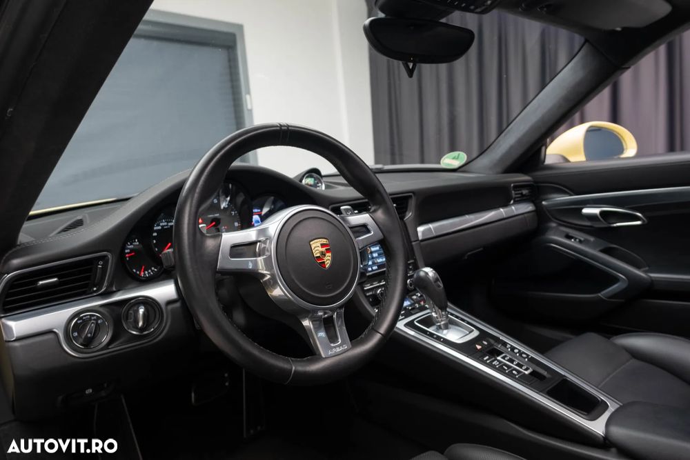 Porsche 911 Carrera 4S PDK - 18