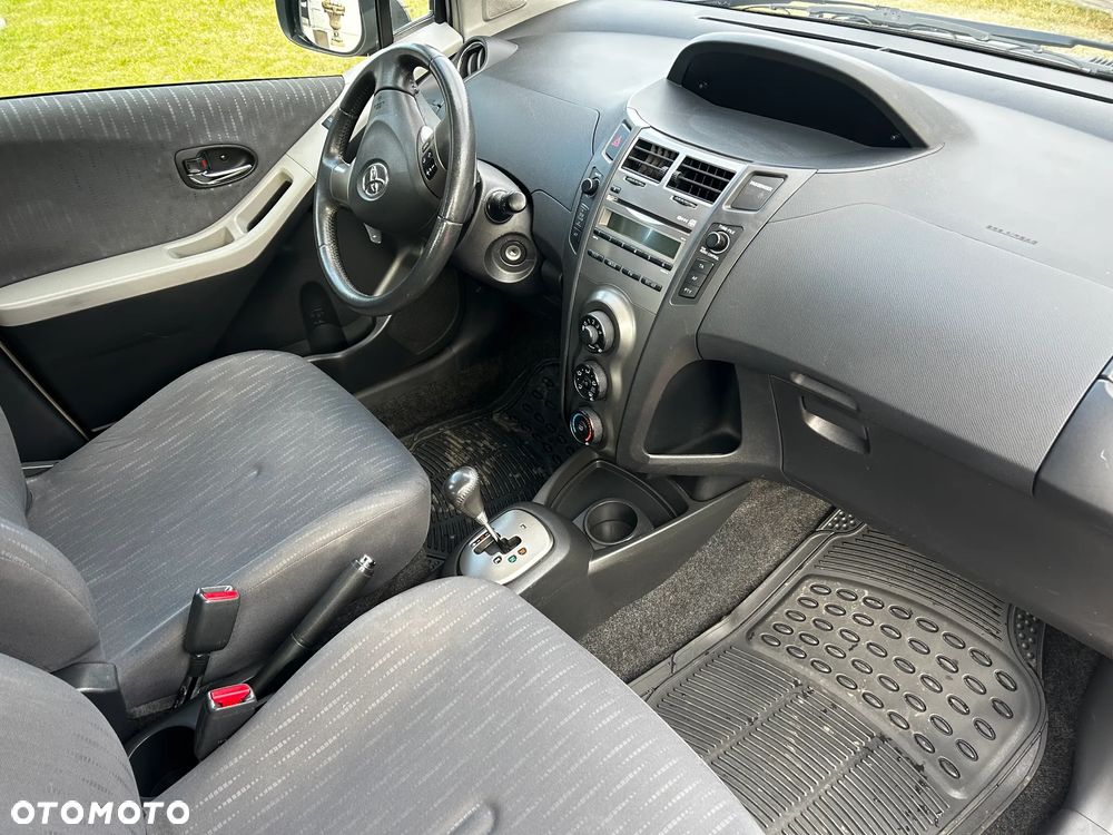 Toyota Yaris - 9