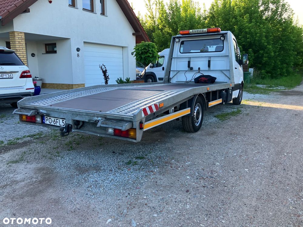 Mercedes-Benz Sprinter - 14