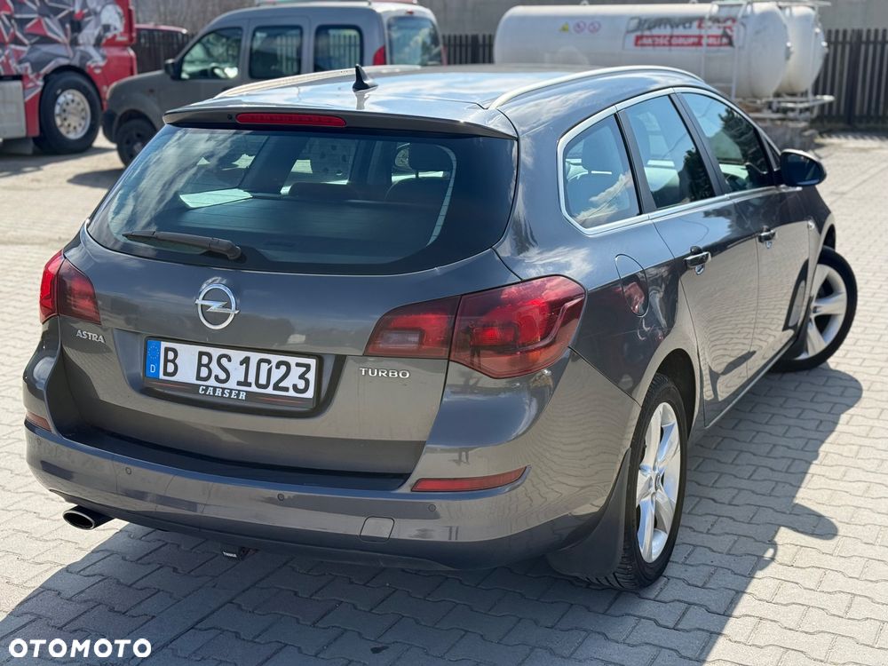 Opel Astra 1.4 Turbo Sport - 2