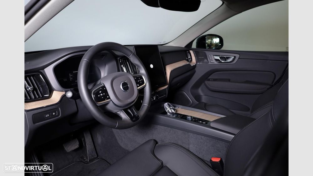 Volvo XC 60 2.0 T6 PHEV Plus Dark AWD - 8