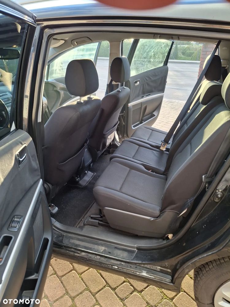 Toyota Corolla Verso - 9