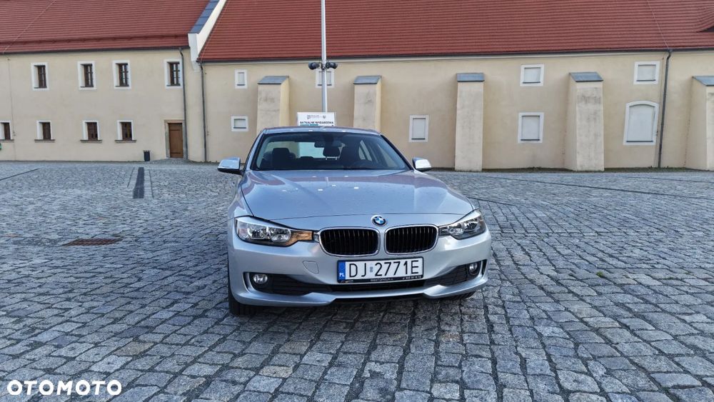 BMW Seria 3 ver-318d - 8