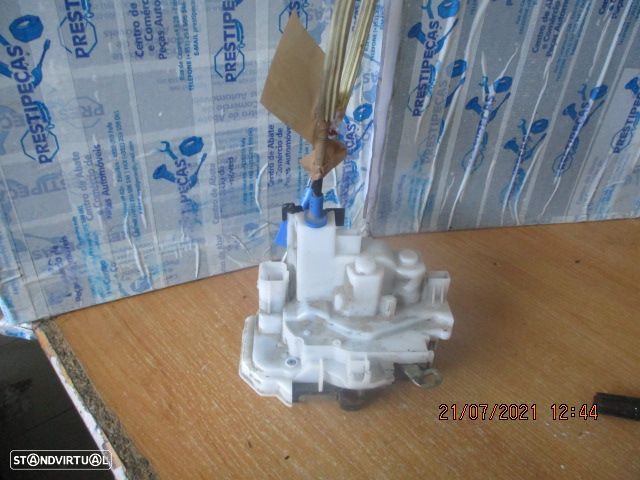 Fecho 1361747080 CITROEN NEMO 2009 FD 5 PINOS - 1