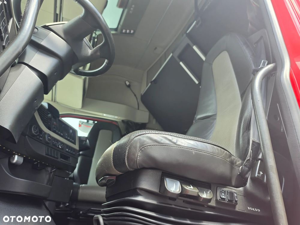 Volvo FH 460 / STANDARD / XXL / i SAVE / EURO 6/ GLOBETROTTER/ / AUTOMAT/SERVIS /2019/ KAMERA/ SKÓRY /PERFEKCYJNY STAN / ZABUDOWY  MIĘDZYOSIOWE/ - 24